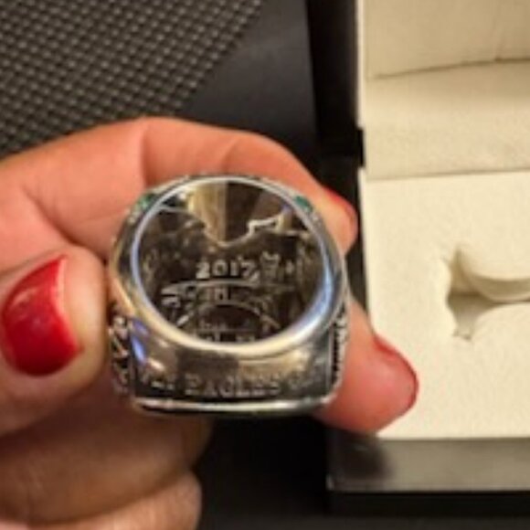 Philadelphia Eagles Super Bowl LII Ring (Premium) - Picture 3 of 4